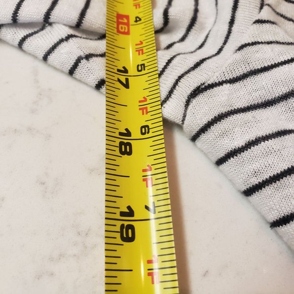 Chico's Linen top size Large‎ shoulder  gold button detail striped black white - Picture 7 of 9